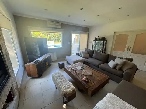 Casa 5 ambientes con 3 baños