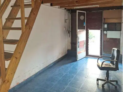 Local en Alquiler en Piñeyro, $ 250.000