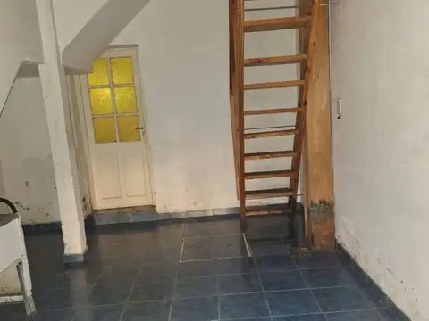 Avenida Hipólito Yrigoyen 900