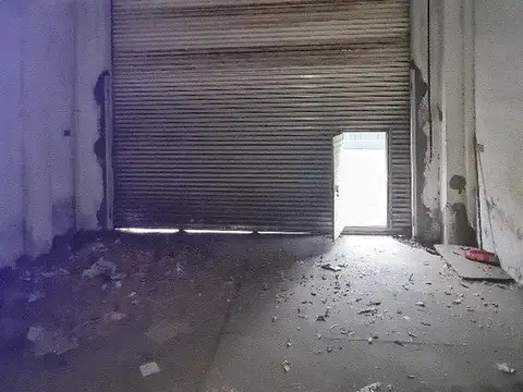 LOCAL 37m² CON FRENTE A LA CALLE (POSIBLE MONOAMBIENTE) - VI