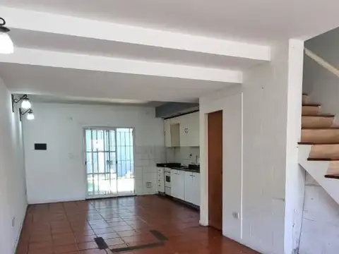 Depto Tipo Casa 5 ambientes con 1 baño