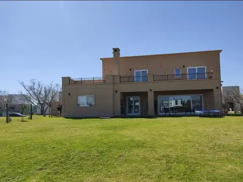 Casa en el cantón Islas a la laguna