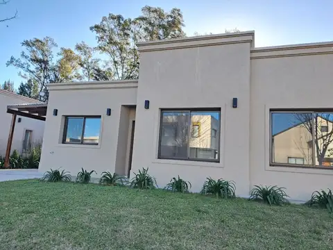 Casa en Alquiler de 3 dormitorios