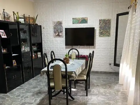 Casa 3 ambientes con 1 baño