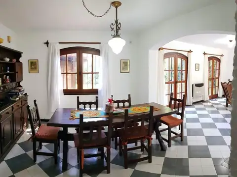 Casa 4 ambientes con 4 baños