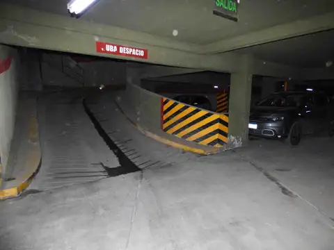 Cochera Cubierta en Venta en Adrogué Centro