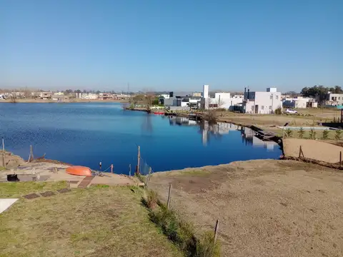 EXCELENTE LOTE AL LAGO DE 820 MTS. BARRIO SANTA ISABLE . ING. MASCTHWITZ