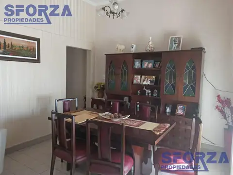 Casa en Venta con 3 cocheras