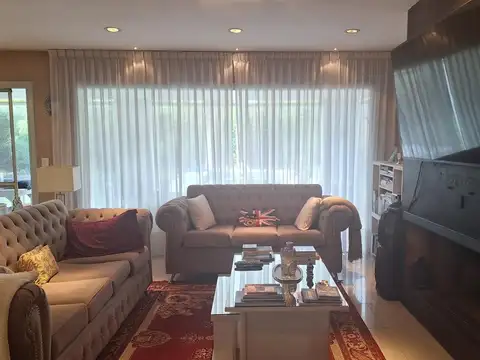 Casa en Venta en La Montura, USD 350.000