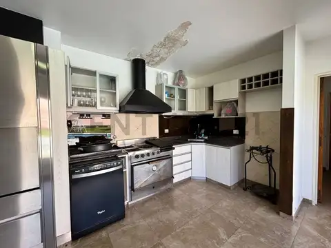 Cotagaita 1700, Piso 0