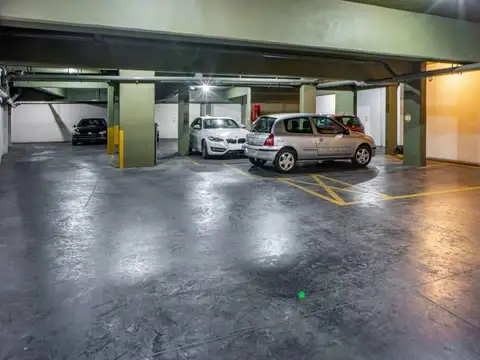Venta/Financiación Cochera Cubierta Planta Baja. Centro