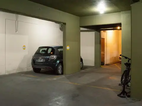 Venta/Financiación Cochera Cubierta Planta Baja. Centro