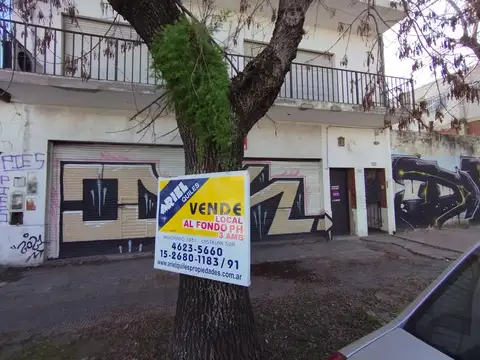 Locales al Frente + PH 3 ambientes al Fondo en Venta - Ituzaingo Sur