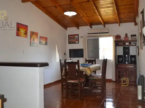 Casa 2 ambientes con 1 baño