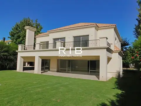 Con Renta - Propiedad de 590 m2 totales