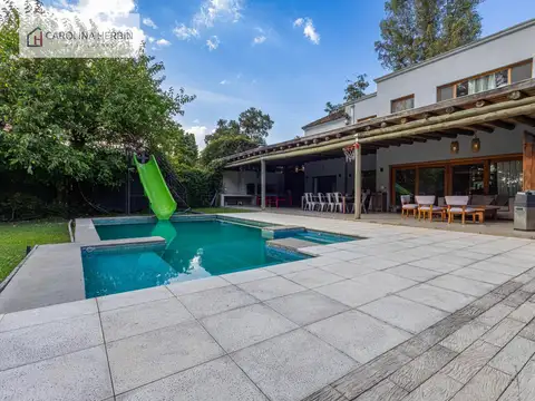 Casa 5 ambientes con 2 baños