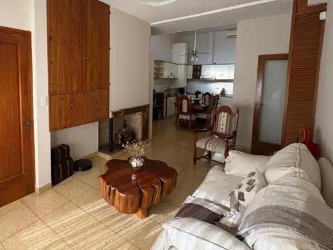 Echevarría e/ Alberti y Luzuriaga