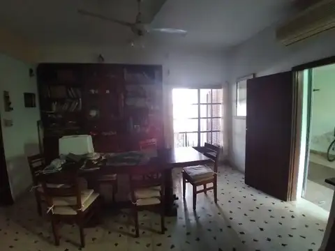 CALLE 21  VICENTE LOPEZ Y PLANES 700