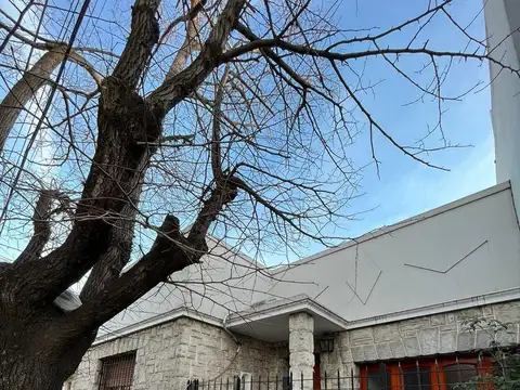 CASA EXCELENTE CONSTRUCCION Y UBICACION