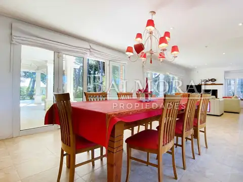 Casa 4 ambientes con 4 baños