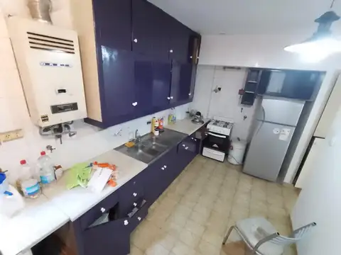 Depto 2 dormitorios y baulera . A 100 metros del monumento y el rio