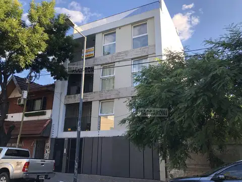 LISANDRO DE LA TORRE 1600, Piso pb