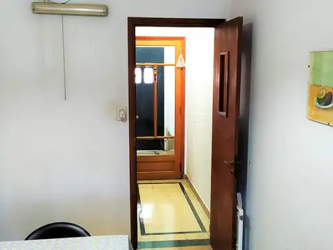 Casa 8 ambientes con 3 baños