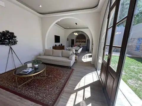 Casa en Venta en Nuestra Señora De Lourdes, USD 420.000