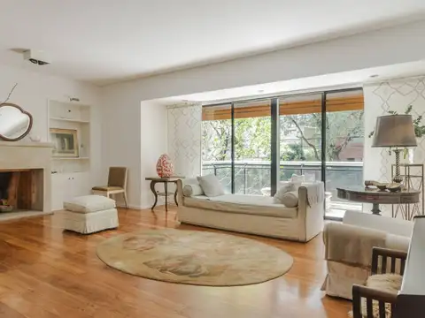 Av. Cerviño y Godoy Cruz