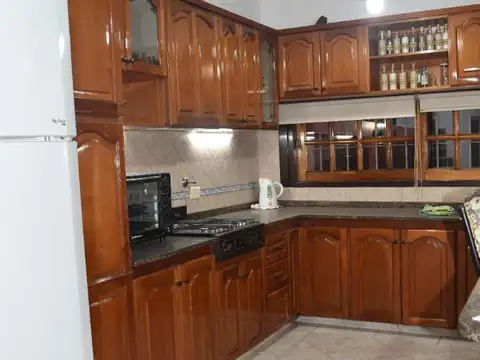 Casa 4 ambientes con 3 baños