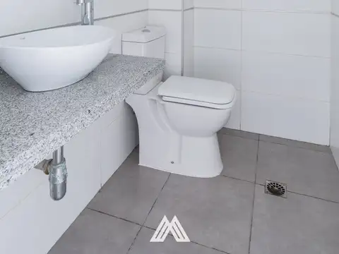 Oficina en Alquiler con 1 cochera