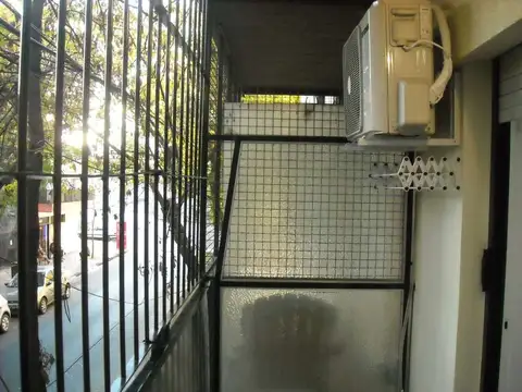 Monoambiente  Balcón Frente - Reciclado a Nuevo-  Subte A- Expensas 38.000 Whatsapp 