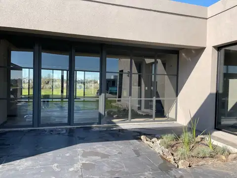 Casa en venta de 3 dormitorios c/ cochera en Estancia Villa María