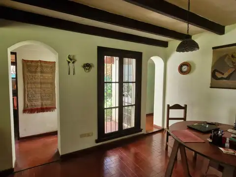 Chalet en esquina Yei Porá