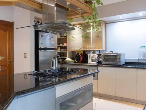 Casa de 6 ambientes en venta en Saint Thomas Sur. Canning, Esteban Echeverría.