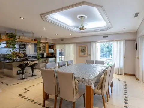 Casa 6 ambientes con 3 baños