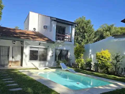 Casa en venta en Torcuato de 4 dormitorios
