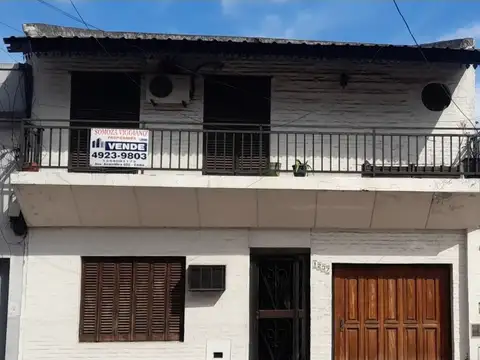 RETASADO OPORTUNIDAD  Chalet 2 plantas 4 dorm cochera 286 m2 fondo jardin