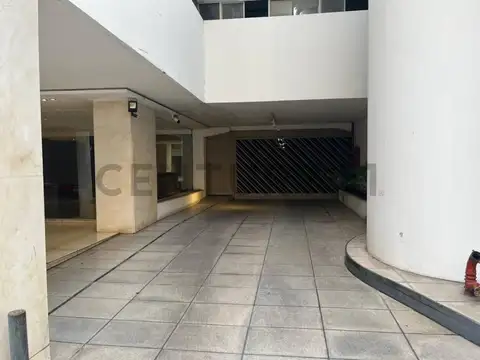 Venta cochera en edificio en Belgrano