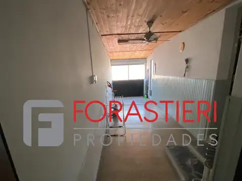 CASA A LA VENTA DE 3 AMBIENTES CON JARDIN Y QUINCHO EN BECCAR