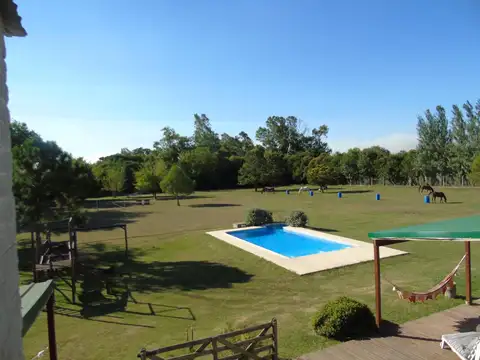 Casa 8 ambientes con 3 baños