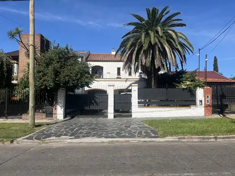 Casa en venta en Tapiales Lote de 10 x69mts