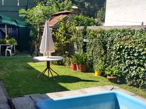 Casa 4 ambientes con 2 baños