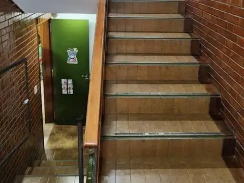 Casa 8 ambientes con 6 baños