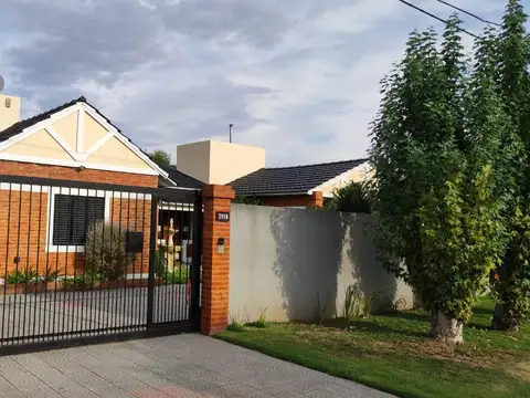 Casa 4 ambientes con 4 baños