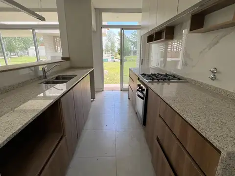 Casa en Venta en Piñero, USD 120.000