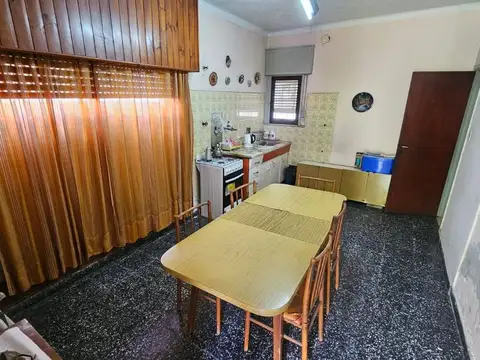 VENTA CASA LUJAN MUYBUENAZONA LOTE