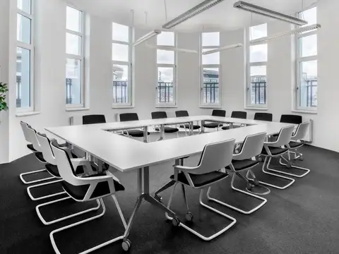 Acceso todo incluido a oficina profesional para 1 persona en BUENOS AIRES, American Express Retiro