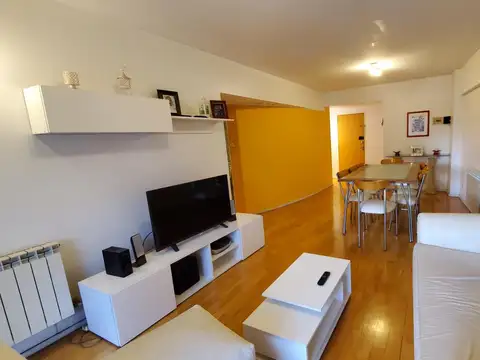 2 Dormitorios + COMODIN con cochera en Oroño y Mendoza