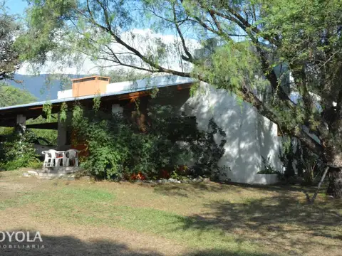 Casa en Venta con 2 cocheras